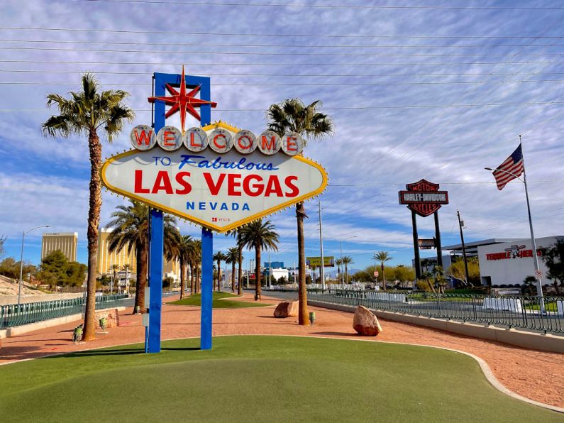 Las Lisas - welcome to fabulous las vegas nevada signage