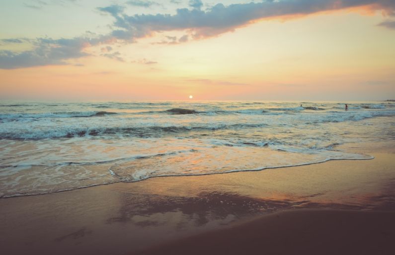 El Paredón Beach - photo of seashore